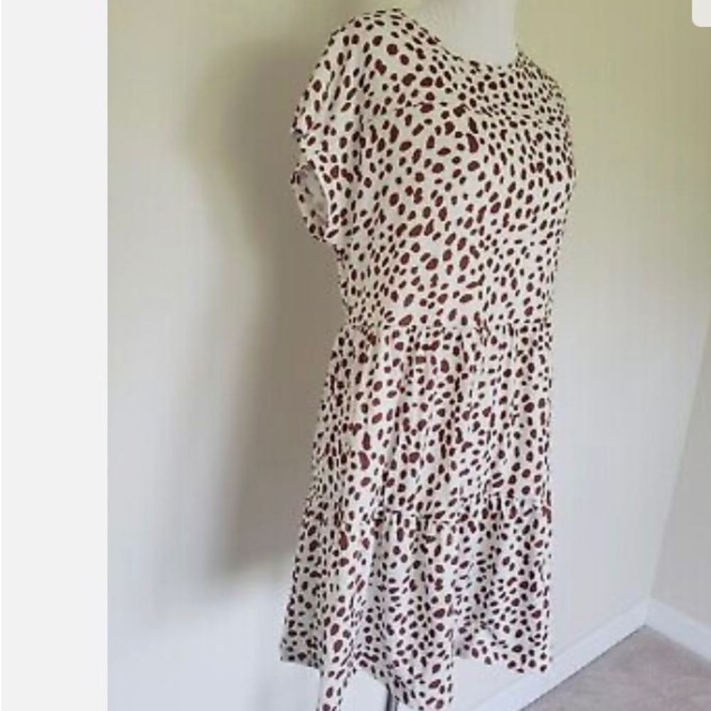 CHOUYATOU! Beige/brown leopard print dress. Cap sleeves. Size M. Fully‎ l…